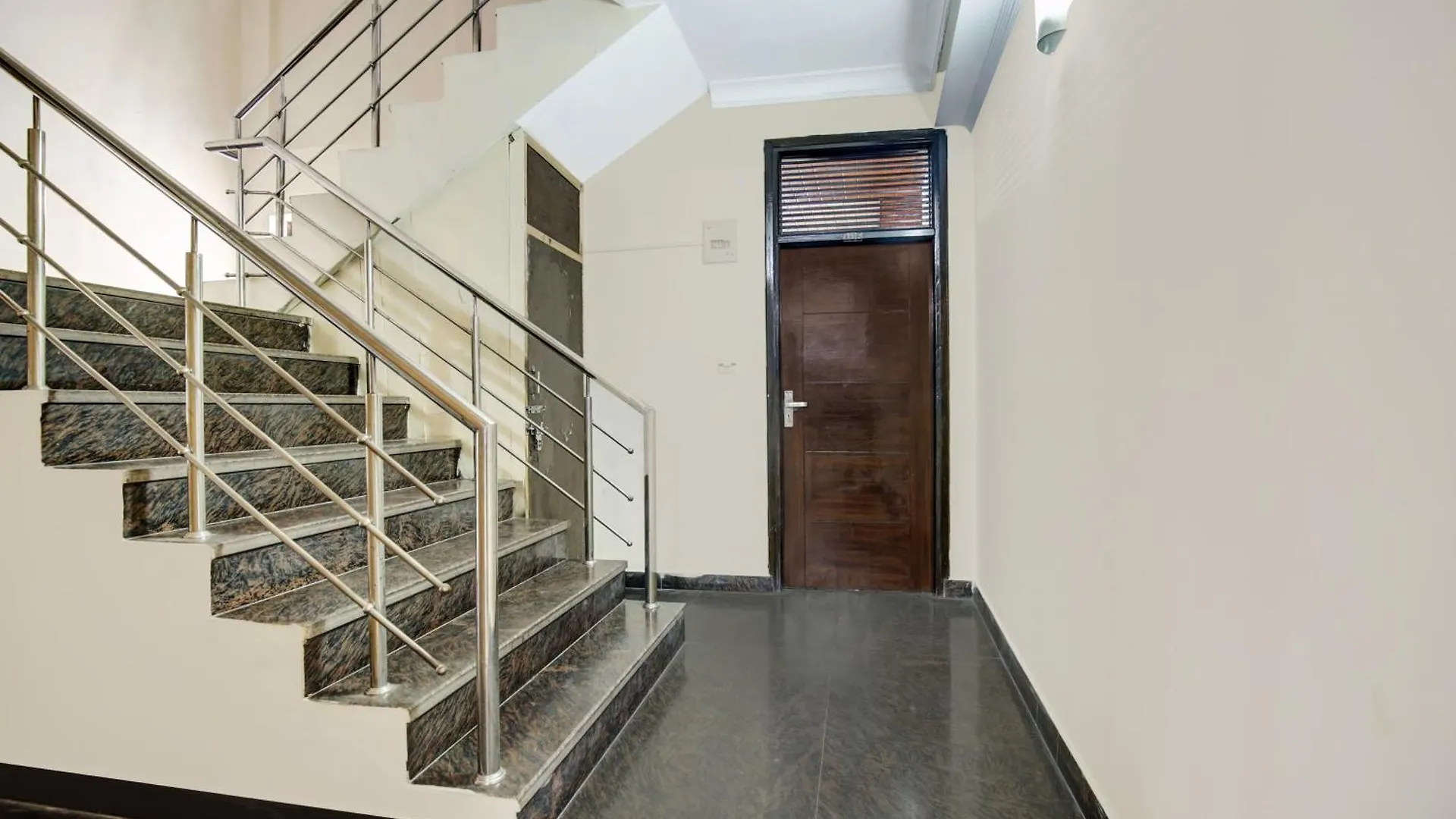 Hotel O Radhey Shyam Resort Shimla 4*,